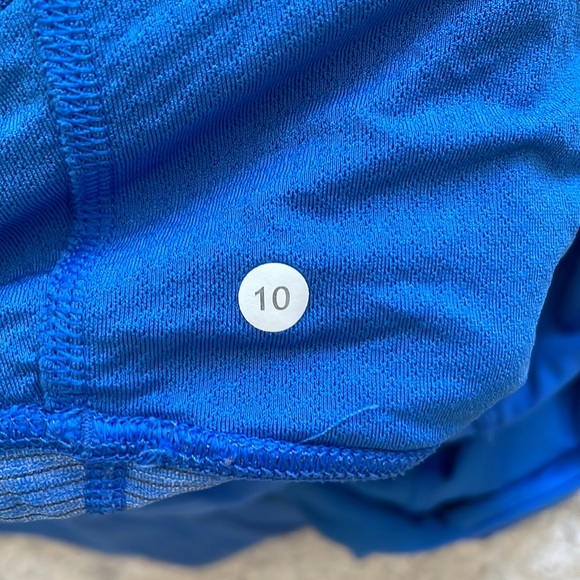Lululemon Tank size 10 - Picture 3 of 5